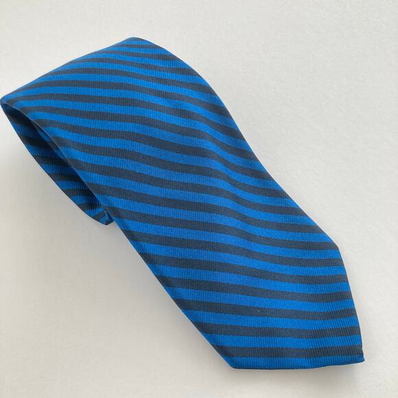 Brooks Basics 100% Silk Blue & Navy Stripe Tie USA Made Classic Office Preppy - Picture 1 of 6